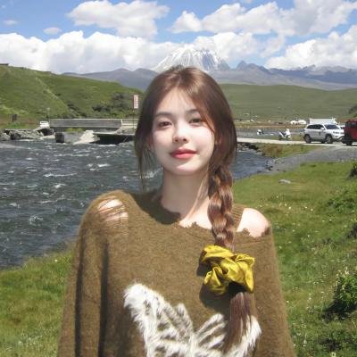 赤裸女羔羊 海报